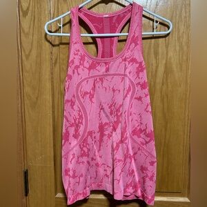 Lululemon Women’s Razorback tank top